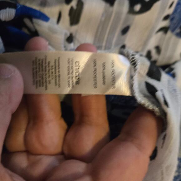 Chico’s Sheer Crinkle Dot Animal Print Top Women’s 2 - Picture 6 of 11